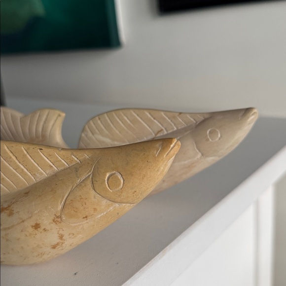 Artisan Hand Carved Vintage Tan Fish Figurines (2) - Picture 8 of 10